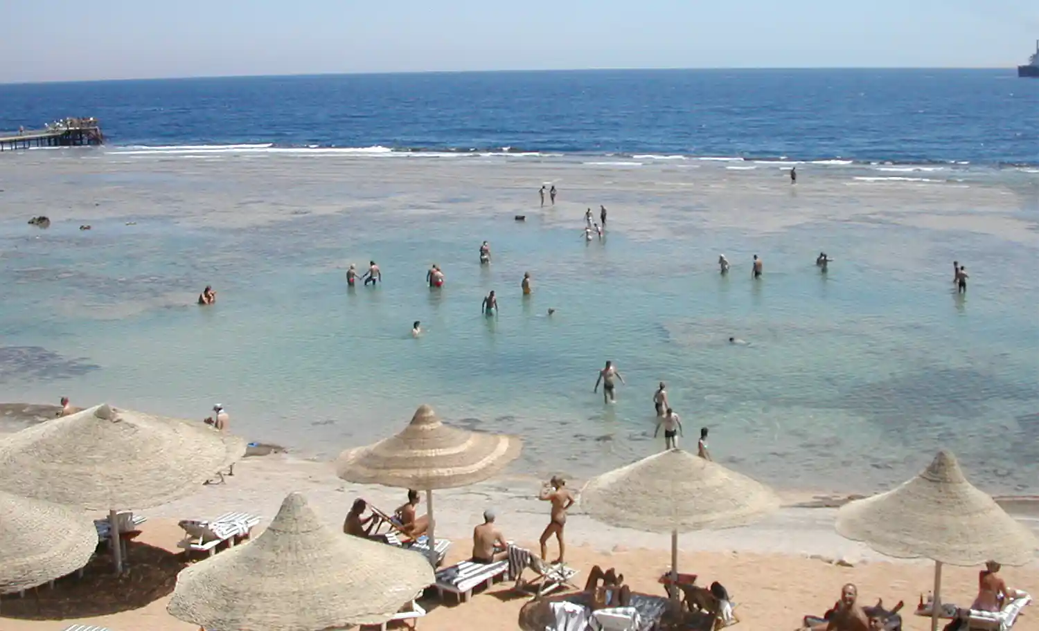 Мелкий пляж в Сафаге