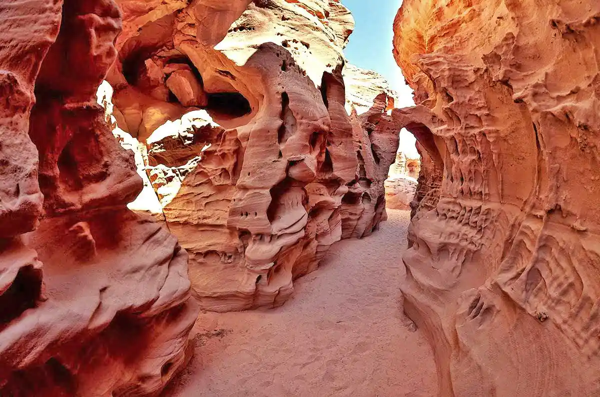 Цветной каньон на Синайском полуострове Египта